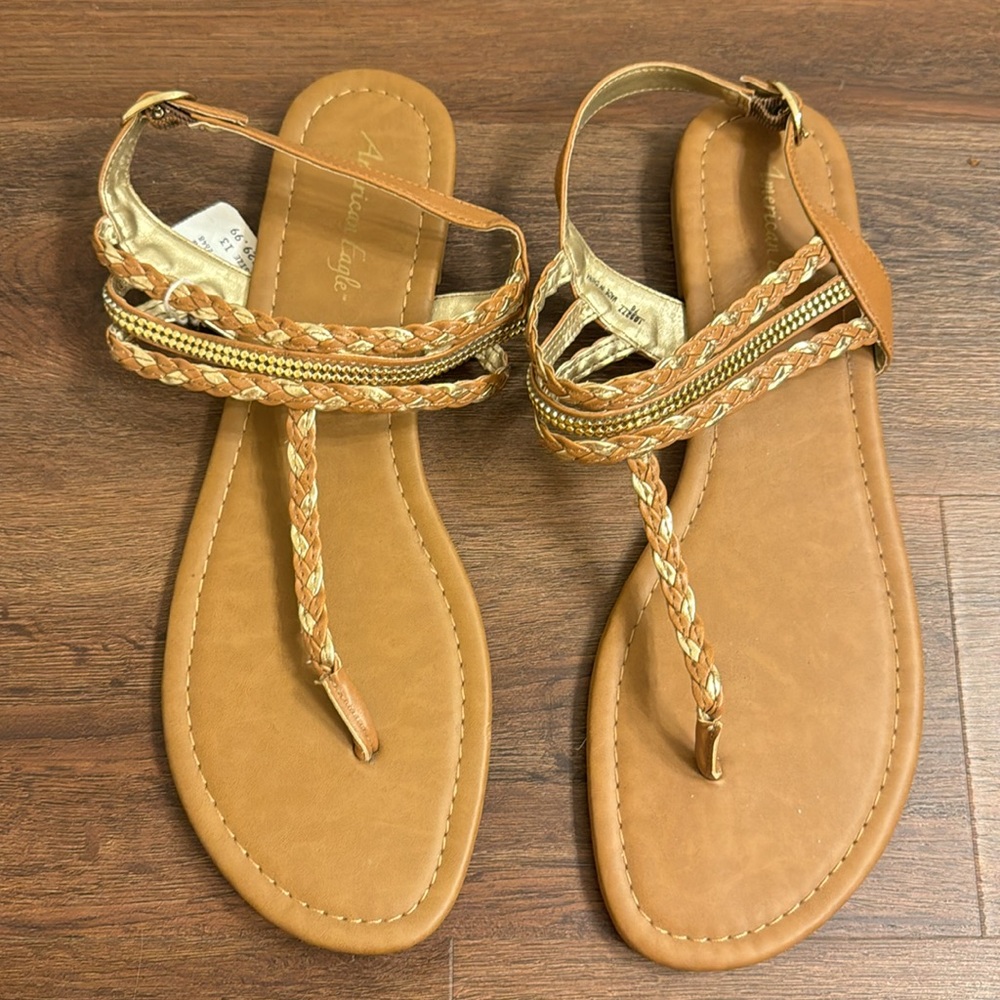 *NWT* American Eagle Sandals - Picture 3 of 7